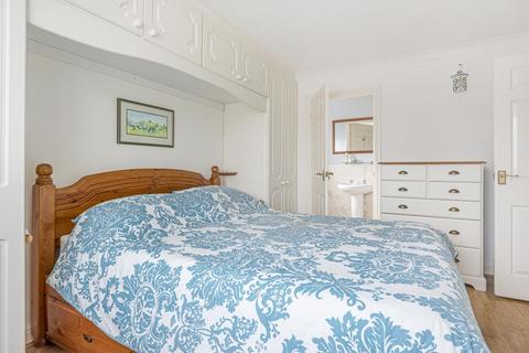 17 Garner Close, Carterton, OX18 1GA