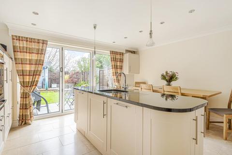 42 Compton Way, Witney, OX28 3AB