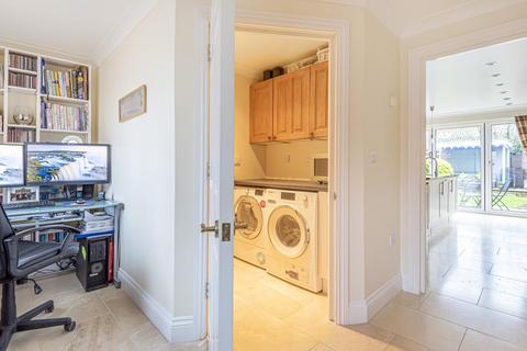 42 Compton Way, Witney, OX28 3AB