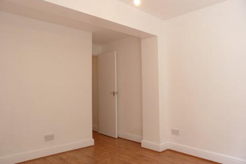 2 bedroom flat to rent, Fermoy Road, Westbourne Park W9