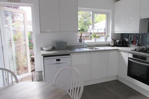 20 Vellum Drive, Carshalton, SM5 2TL