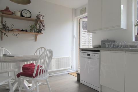 20 Vellum Drive, Carshalton, SM5 2TL