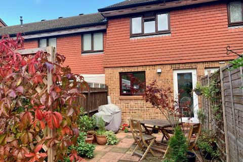 20 Vellum Drive, Carshalton, SM5 2TL