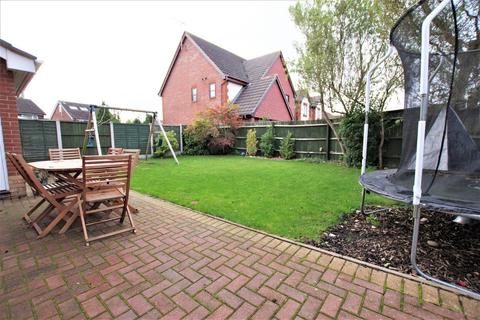 15 Overcroft, Bramshall, Uttoxeter, ST14 5NQ