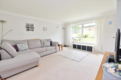 37 Ryarsh Crescent, Orpington, BR6 9SG
