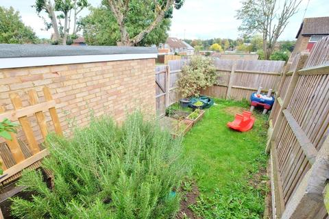 37 Ryarsh Crescent, Orpington, BR6 9SG