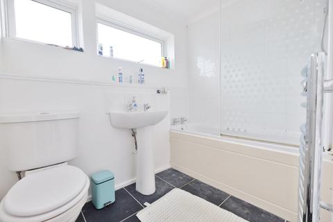 37 Ryarsh Crescent, Orpington, BR6 9SG