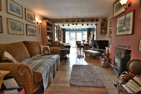7 Fullbrook Avenue, Barton Under Needwood, Burton-on-trent, DE13 8HD