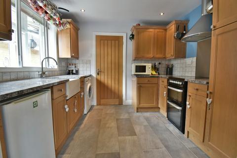 7 Fullbrook Avenue, Barton Under Needwood, Burton-on-trent, DE13 8HD