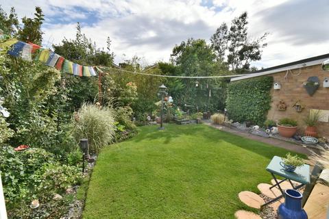 7 Fullbrook Avenue, Barton Under Needwood, Burton-on-trent, DE13 8HD