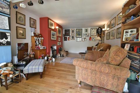 7 Fullbrook Avenue, Barton Under Needwood, Burton-on-trent, DE13 8HD