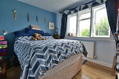 7 Fullbrook Avenue, Barton Under Needwood, Burton-on-trent, DE13 8HD
