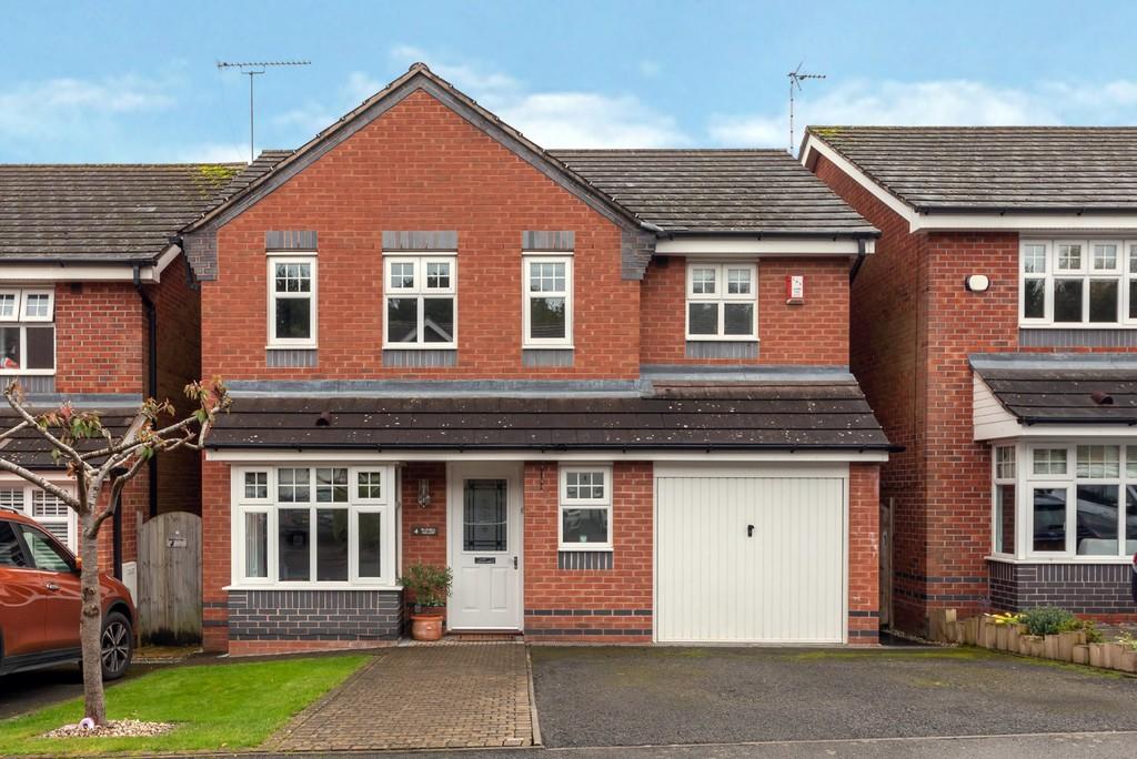 Bluebell Hollow, Stafford 4 bed detached house £330,000