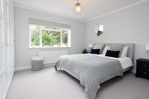 123 Downs Road, Coulsdon, CR5 1AD