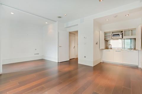 Studio to rent, Slingsby Place, Covent Garden WC2