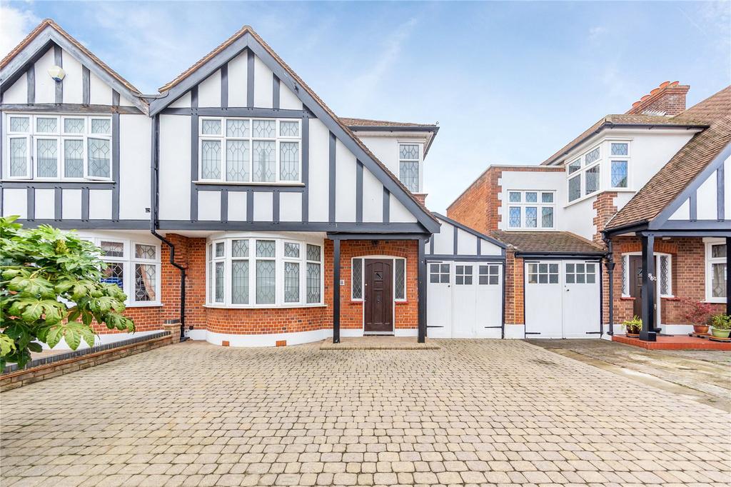 Springfield Gardens, Upminster, RM14 3 bed semidetached house £685,000