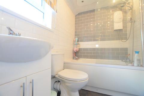 2 bedroom terraced house to rent, Nottingham Road, Basford
