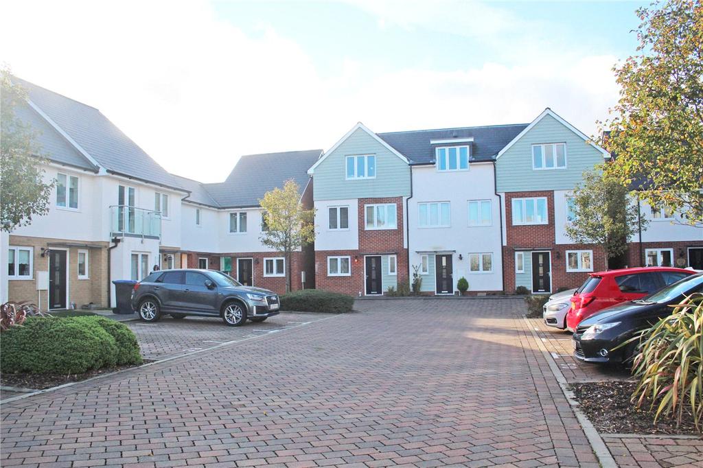 Appletree Way, Welwyn Garden City, Hertfordshire 2 bed semidetached