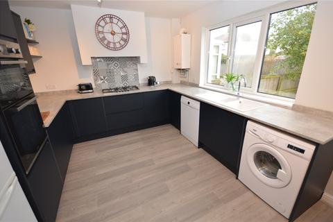 14 Hawkhill Avenue, Guiseley, Leeds, LS20 8AS