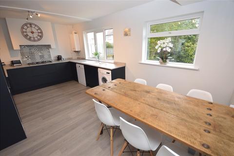 14 Hawkhill Avenue, Guiseley, Leeds, LS20 8AS