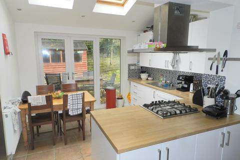 7 Buckingham Avenue, Headingley, Leeds, LS6 1DJ