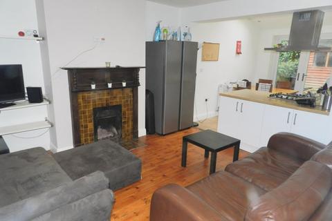 7 Buckingham Avenue, Headingley, Leeds, LS6 1DJ