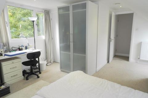 7 Buckingham Avenue, Headingley, Leeds, LS6 1DJ