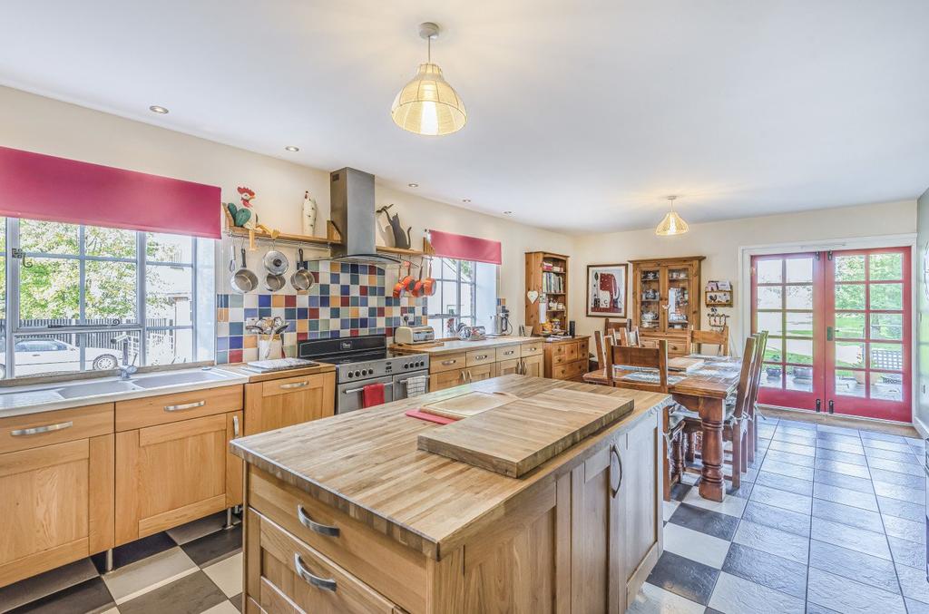 Kitchen/Dining