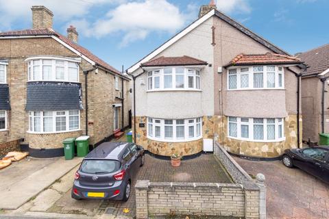 104 Brixham Road, Welling, DA16 1EJ