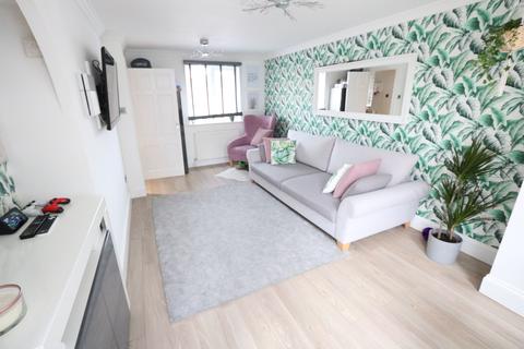 2 Hayes Close, Grays, RM20 4AX