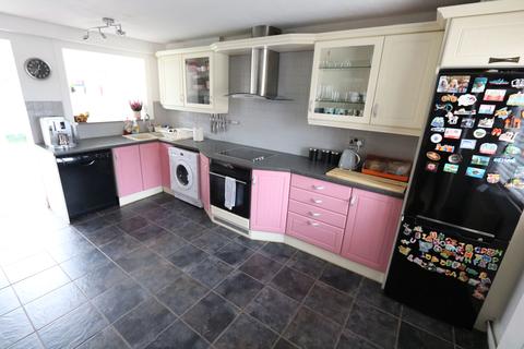 2 Hayes Close, Grays, RM20 4AX
