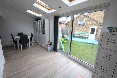 2 Hayes Close, Grays, RM20 4AX