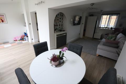2 Hayes Close, Grays, RM20 4AX