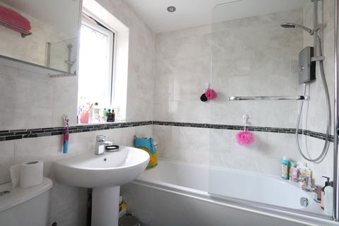 2 Hayes Close, Grays, RM20 4AX