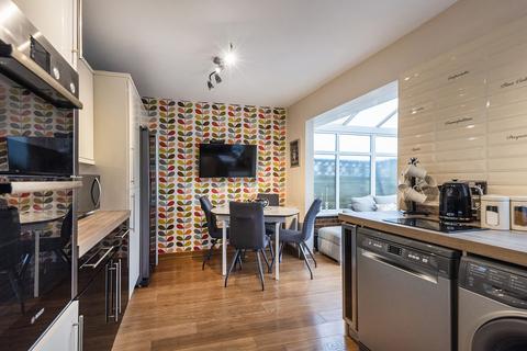 33 Glenview, London, SE2 0SA