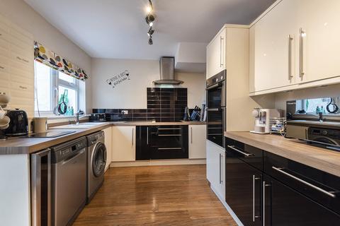 33 Glenview, London, SE2 0SA