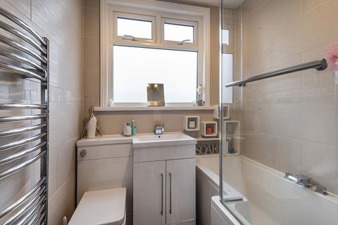33 Glenview, London, SE2 0SA