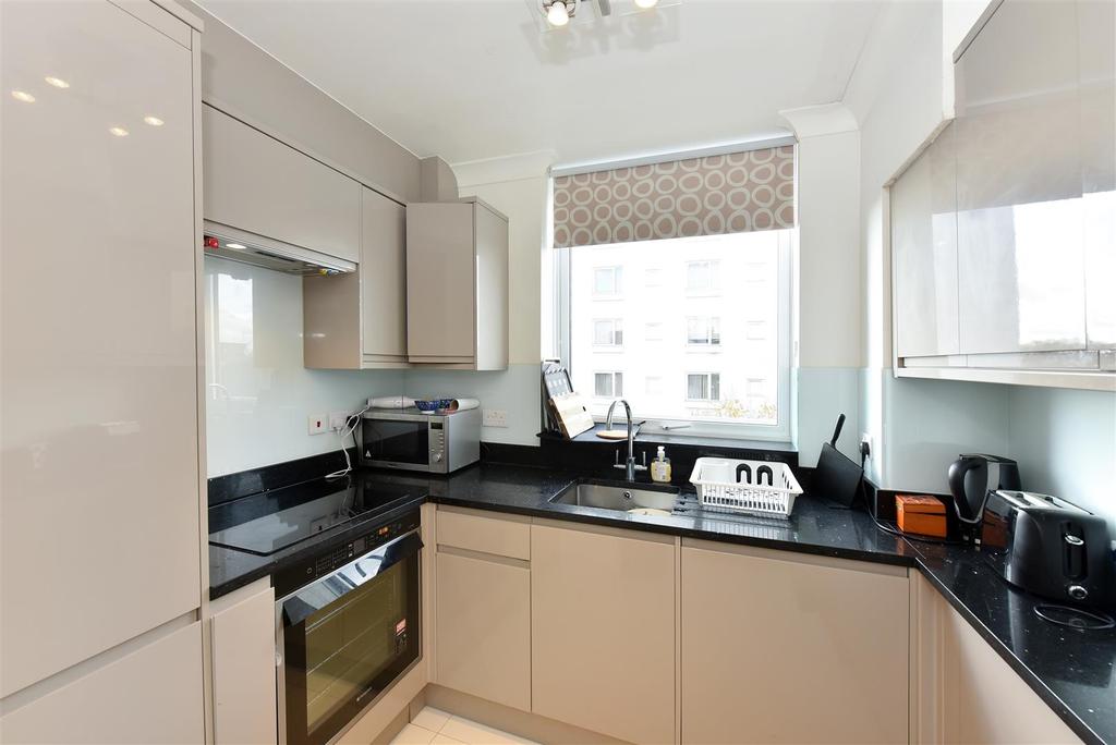 52 Hyde Park Towers (4).JPG