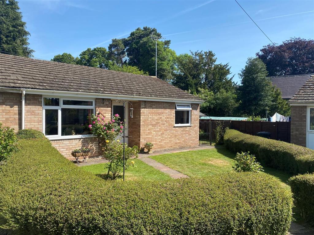 Frome, Worcestershire 2 bed semidetached bungalow £199,950