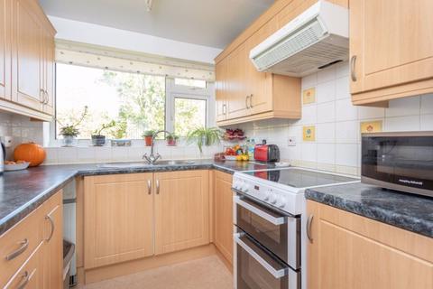 8 Albany Gate, Chesham, HP5 2HE