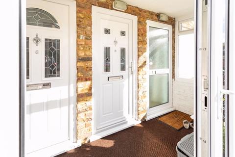 8 Albany Gate, Chesham, HP5 2HE