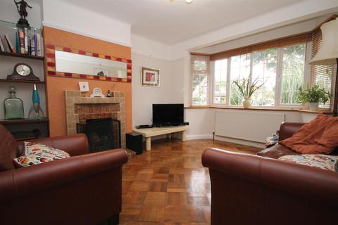 24 Hackbridge Park Gardens, Carshalton, SM5 2HD