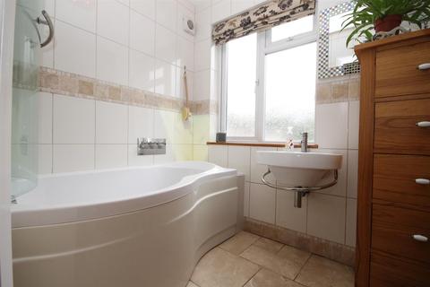 24 Hackbridge Park Gardens, Carshalton, SM5 2HD