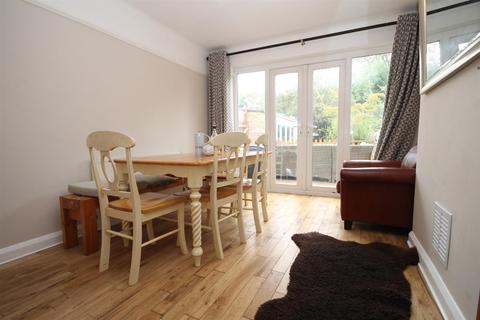 24 Hackbridge Park Gardens, Carshalton, SM5 2HD