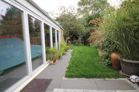 24 Hackbridge Park Gardens, Carshalton, SM5 2HD