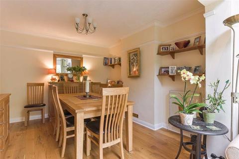 31 Ewell Park Way, Ewell, Epsom, KT17 2NW