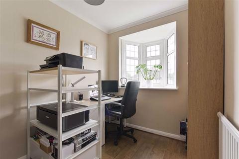 31 Ewell Park Way, Ewell, Epsom, KT17 2NW