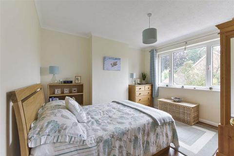 31 Ewell Park Way, Ewell, Epsom, KT17 2NW