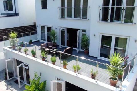66 Compton Avenue, Poole, BH14 8PY