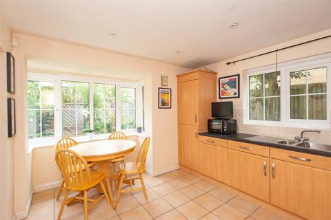 36 Barkway Drive, Orpington, BR6 8PQ